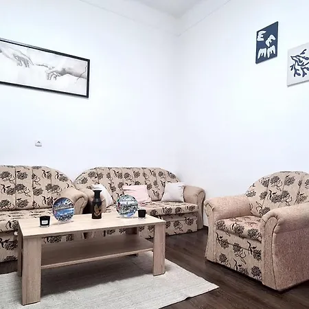 Downtown Akacfa * Budapest