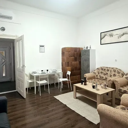 Apartment Downtown Akacfa